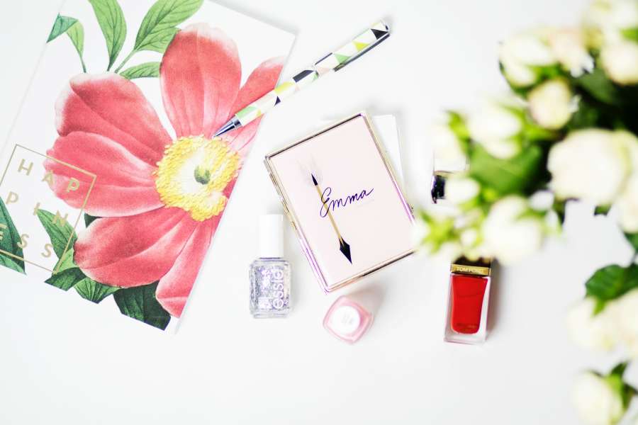 esmalte, uñas, esmalte de uñas, felicidad, Flatlay, estilo de vida, nEssie, cuaderno, Girl Boss, Bloc de notas, Emma, pluma, lápiz, flor, uñas