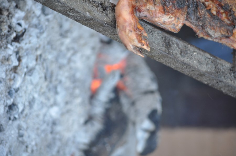 Asado,Asador,Parrilla,Comida Tipica,Tradicion,Campo,Carne,Costillar,Costillas,BrasasCocido,Caliente,Grasa