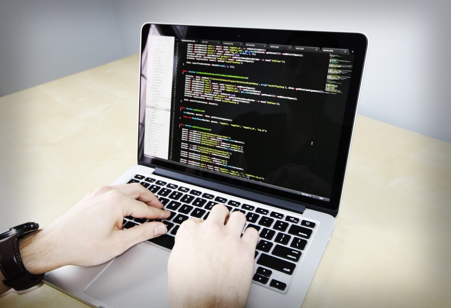 codificacion, negocio, trabajo, macbook, ordenador portatil, laptop, ordenador, tecnologia, programacion, codigo, texto, software, PHP, manos, hombre