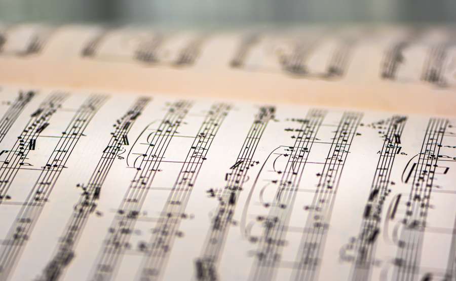 música, símbolo, musical, hoja, nota, fondo, elemento, clave, melodía, signo, clásico, arte, clave, diseño, sonido, ilustración, abstracto, negro, agudo, vector, papel, piano, gráfico, estilo, página, decoración, composición, línea, concierto, forma, blanco, concepto, pentagrama, textura, personal, moderno, líneas, canción, compositor, hermosa, tono, bajo, icono, silueta, patrón, fila, conceptual, Retro, imagen

