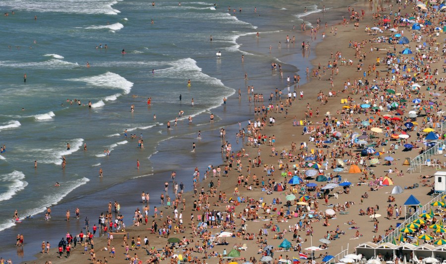 Mar del Plata, Buenos Aires, Argentina, Playa Grande, Playa, Grupo Grande de Personas, 