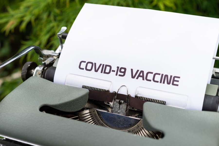 Vacuna, covid, pandemia, epidemia, hoja, maquina de escribir, medicina, 
