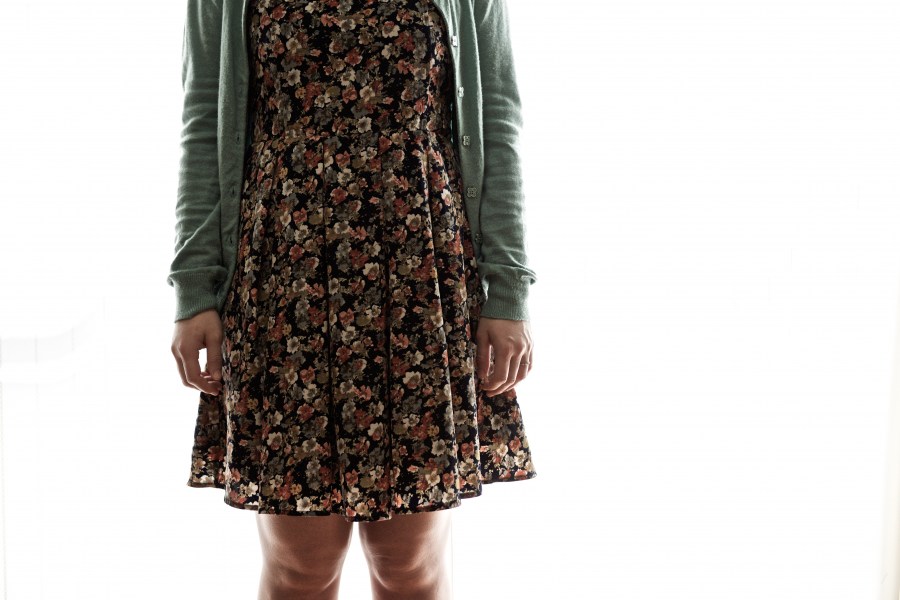 mujer, joven, 20 to 25 year old, vestido, Fondo blanco, Vista de frente, Concepto, 