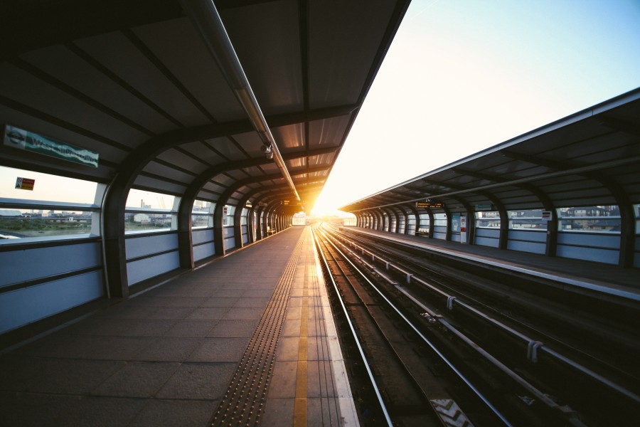 estacion, tren, amanecer, atardecer, luz, sol, vias, arquitectura, anden, 