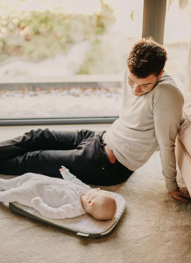 padre, familia, hijo, feliz, gente, juntos, divertido, papá, padre, niño, hombre, estilo de vida, día, niño, amor, niño, joven, dos, alegre, infancia, vacaciones, adulto, ocio, felicidad, casual, masculino, alegría, hombres, relación, papá, saludable, jugando, deporte, viajes, actividad, persona, sonreír, caucásico, sol, puesta de sol, naturaleza, vida, hogar, interior,
