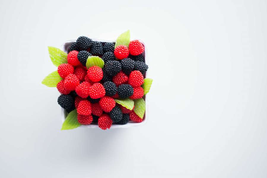 frambuesa, frambuesas, mora, bayas, color, rojo, negro, frutas, frutal, caja, comidas, llevar, fondo blanco, 