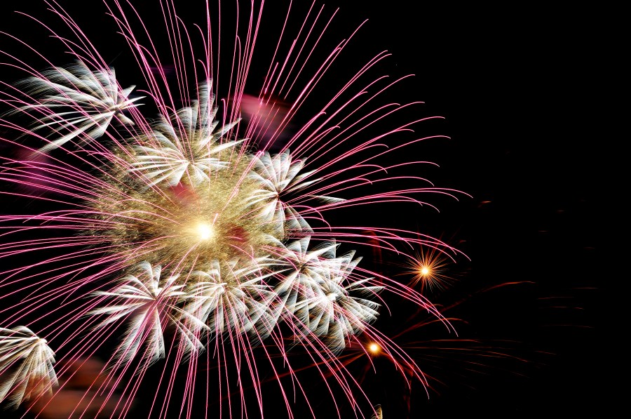festejos, luz, fuegos, fuegos artificial, artificiales, festnoche, explosion, celebracion, celebrar, año nuevo, feliz año nuevo, 2017