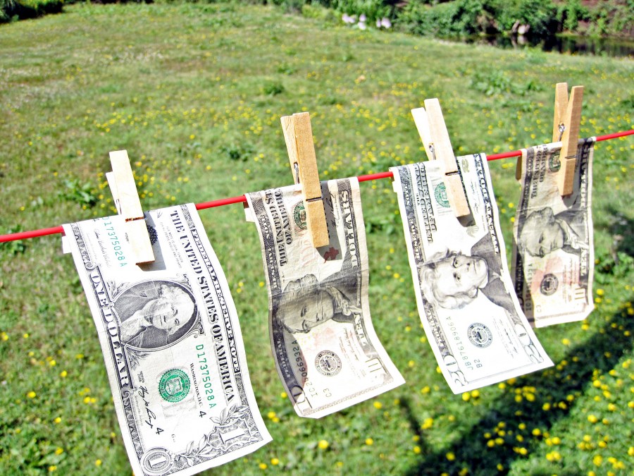 dinero,dollar,lavado,secar,seco,mojado,economia,mojar,soga,colgar