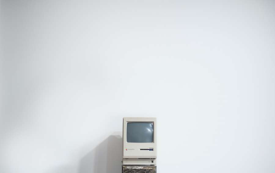 Computadora vintage, apple, computadora, tecnología, oficina, fondo, escritorio, concepto, pantalla, monitor, blanco, negocios, macintosh, diseño, mac, pro, trabajo, laptop, escritorio, mesa, pc, internet, digital, creativo, espacio monitor, casa, moderno, espacio de trabajo, lugar de trabajo, antiguo, comunicación, interior, teclado, bosquejo, retro, café, blanco, información, de madera, disquete, nadie, objeto, madera, arriba, web, macintosh vintage