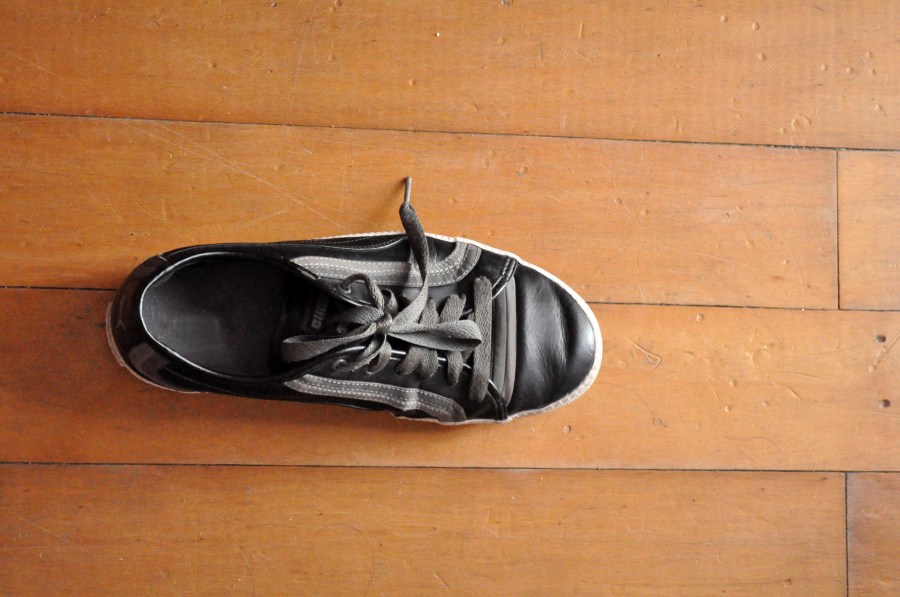 Zapatilla, Calzado, Madera