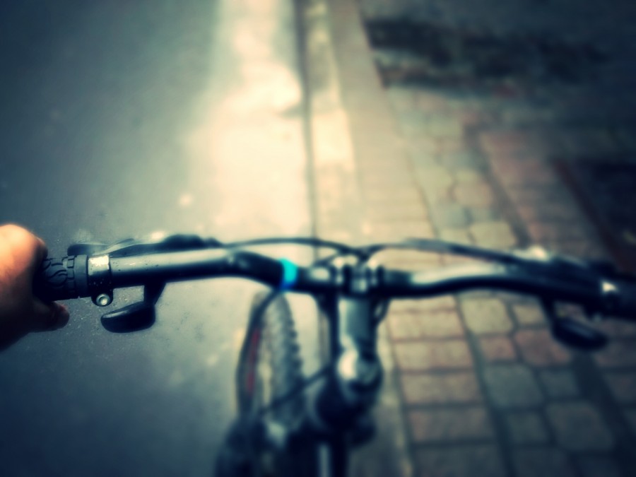 bicicleta, manubrio, calle, manejar, concepto, primer plano, 
