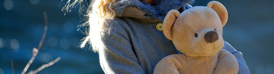 mujer, joven, niña, oso, peluche, invierno, regalo, juguete, 