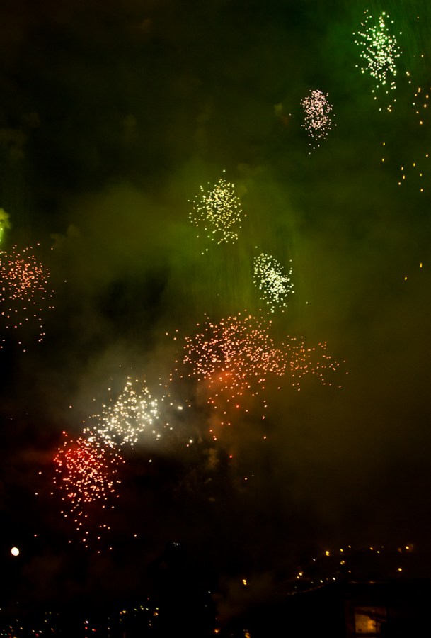 fuego, fuegos, artificial, artificiales, celebracion, celebrar, Festejo, Noche, color, colores, festejo, comienzo, feliz año, feliz año nuevo, año nuevo, feliz 2017, 2017