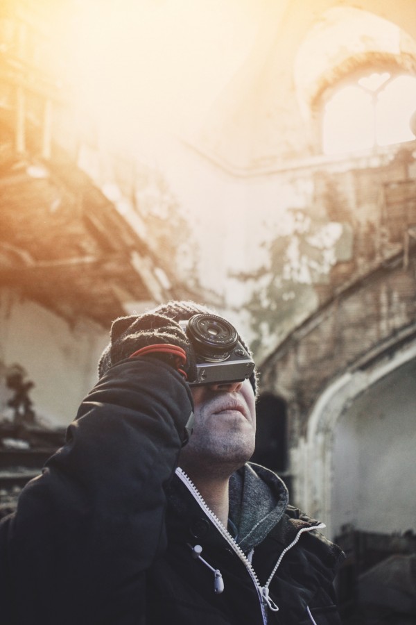 fotografo, urbano, hombre, gente, una persona, adulto, ciudad, atardecer, camara, fotografia, camara fotografica, objetivo, tomando una fotografia, viaje, vacaciones, turismo, 