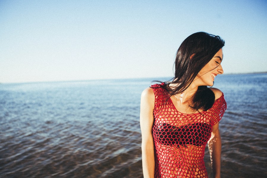 mar, modelo, belleza, una persona, gente, mujer, joven, sonrisa, verano, 20 aos, primer plano, exterior, aire libre, playa, vacaciones, concepto, viaje, viajar, 