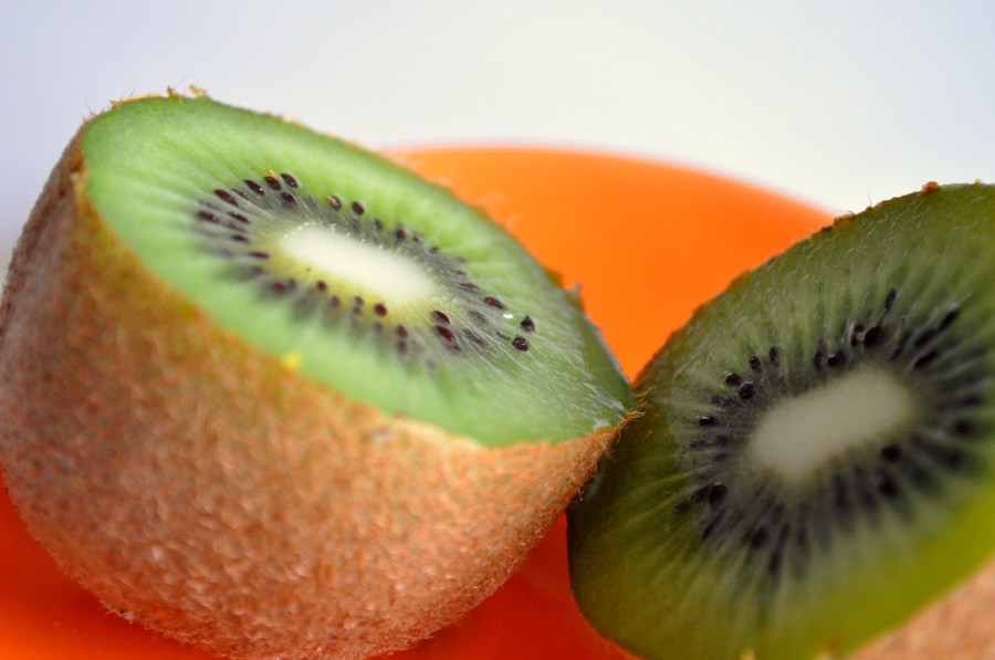 frutas, mitad, kiwi, verde, dulce, comidas, comer, plato, saludable, fresco, frutas, cortado, tropical,