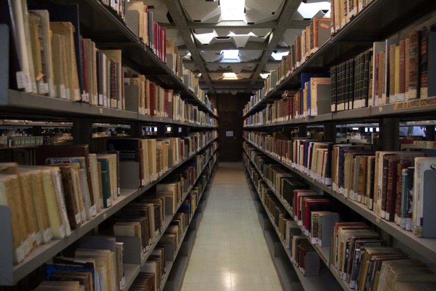 interio, pasillo, biblioteca, estudio, salon, libro, libros, conocimiento, fila, estanteria, estantes, universidad, colegio, educacion, 