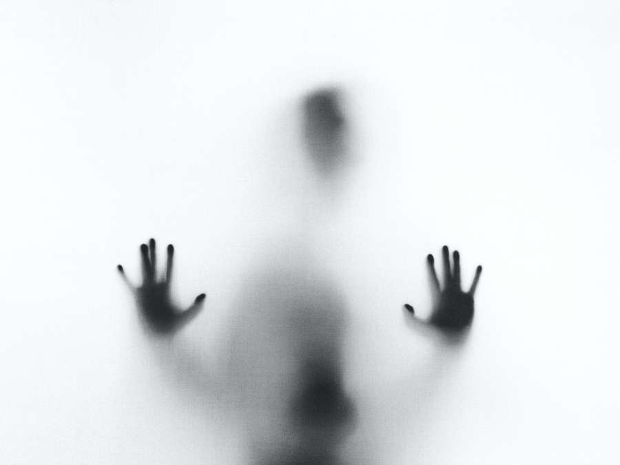 silueta, triste, gente, persona, depresión, hombre, tristeza, cansado, solo, adulto, concepto, joven, negro, masculino, desesperación, deprimido, estrés, mujer, dolor, solitario, infeliz, pensando, dolor de cabeza, problema, problema, emoción, soledad, hogar, ilustración, cabeza, mental, estresado, hembra, ansiedad, uno, retrato, vector, asiático, niña, ventana, trasfondo, oscuro, trastornado, hombres, adentro, preocupado, salud, expresión, dramático, personaje