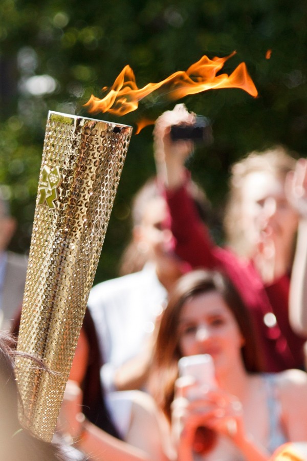antorcha olimpica, olimpiadas, antorcha, fuego, juegos olimpicos, deportes, simbolo, concepto,  dorado, gente, 