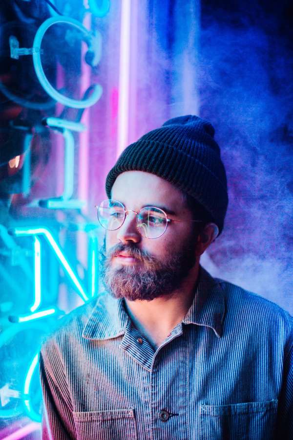 barba, hipster, masculino, moda, hombre, guapo, cara, cabello, retrato, peinado, bigote, estilo, barbudo, atractivo, modelo, de moda, joven, estilo de vida, chico, moderno, elegante, barbero, gente, persona, corte de pelo, hermosura, trasfondo, adulto, expresión, remera, ilustración, siluetas, casual, machista, caucasiano, vectoriales, suelto, negras, lentes de sol, cabeza, barbería, hombres, personaje, grises, brutal, sexy, retro, guays
