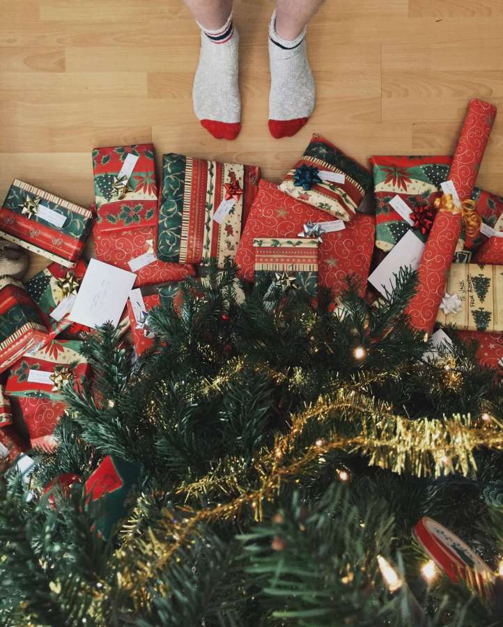 Celebracion, Navidad, diciembre, decoración, tradicion, Navidad, feliz, adornos, adornos navideños, copia espacio, decoracion navideña, Navidad, felicidad, estacional, hermoso, brillo, fondo, piso, medias, niño, navidad, regalos, deseo, arbol, 