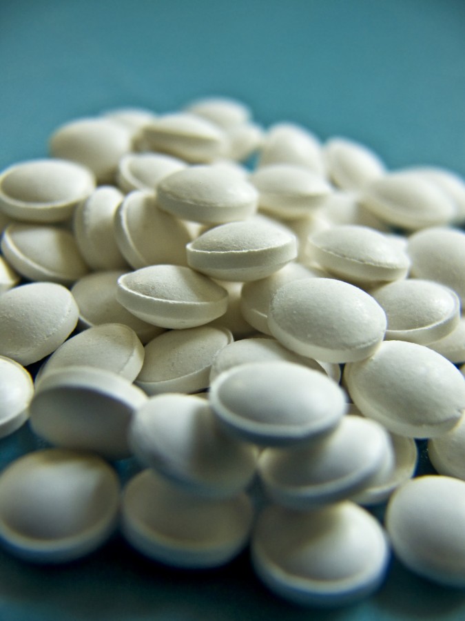 pastilla, pastillas, pildoras, pildora, medicamento, medicina, fondo  blanco, adiccion,  salud, industria, quimico, 
