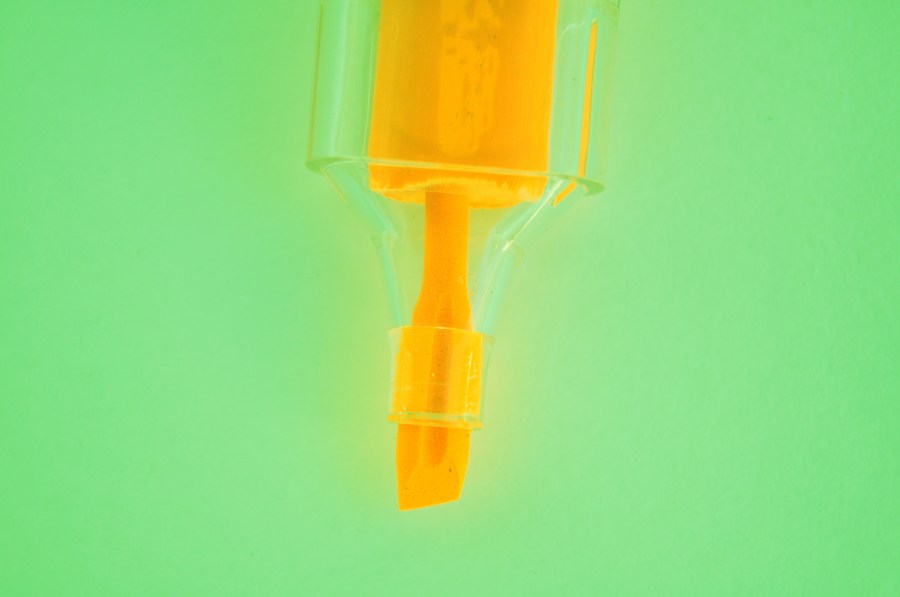 Un Objeto, Fondo Verde, Marcador, Oficina, Resaltador, Amarrilo