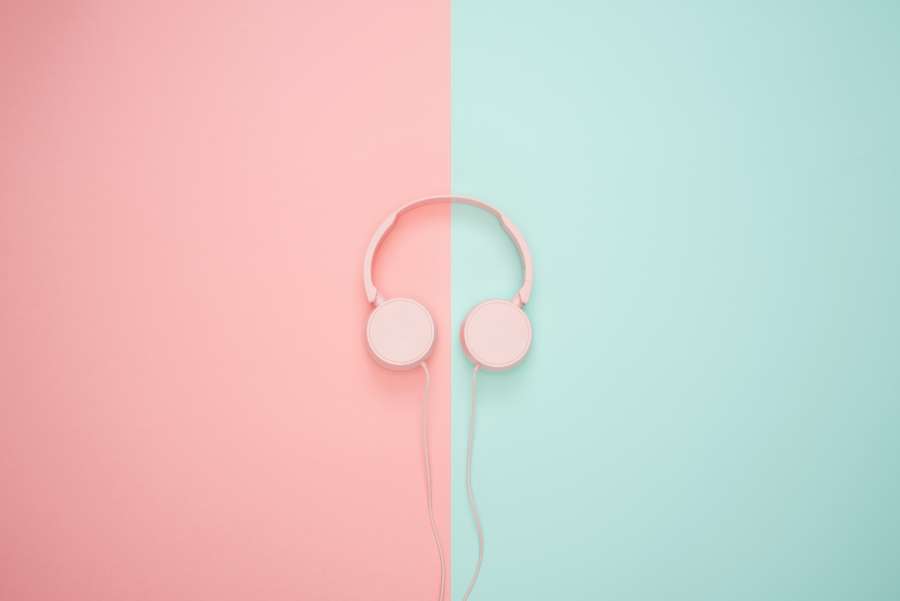 música, fondo, rosado, pastel, auriculares, audio, tecnología, blanco, escucha, estudio, Moda, sonar, moderno, color, hembra, estéreo, digital, vista superior, concepto, entretenimiento, mínimo, dispositivo, mujer, estilo, auricular , radio, espacio, diseño, auriculares, teléfono, parte superior, plano, auricular, ver, niña, inalámbrico, de moda, equipo, retrato, persona, accesorio, contento, casual, objeto, vistoso, brillante, electrónico, musical, auricular, artilugio
