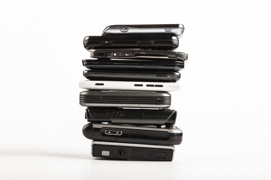 celular, celulares, pila, antiguo, viejo, anticuado, obsoleto, tecnologia, fondo blanco, smart phones,  