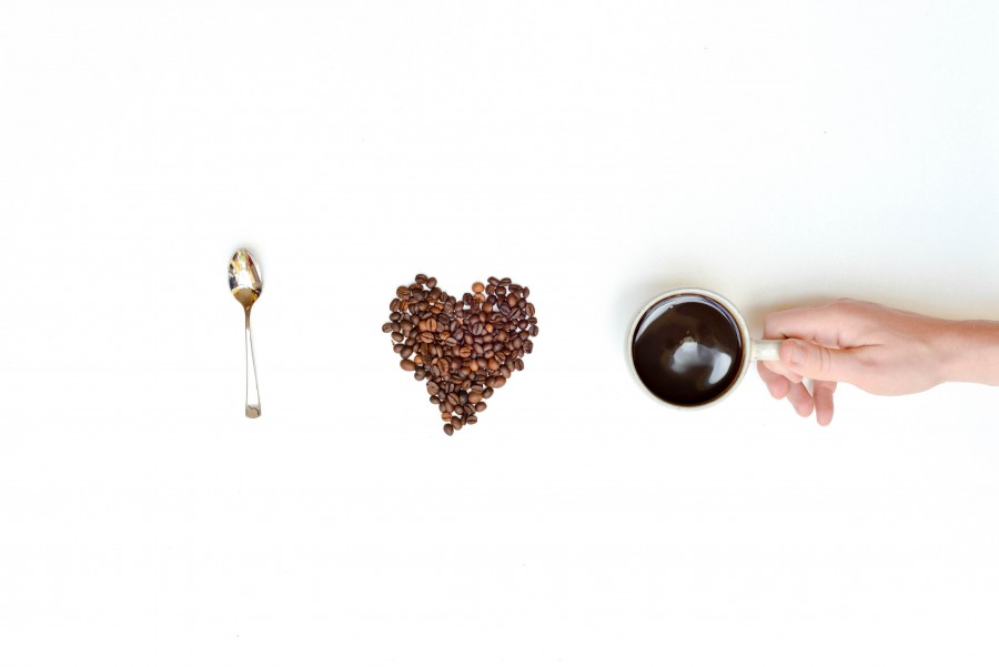 Cafe, Concepto, Ed Gregory, libre, Fondo Blanco, frijoles, marron, negocio, cafe, bebida, diversion, manos, amor, varon, por la mañana, restaurante, cuchara, desayuno, corazon, cocina, gourmet, 