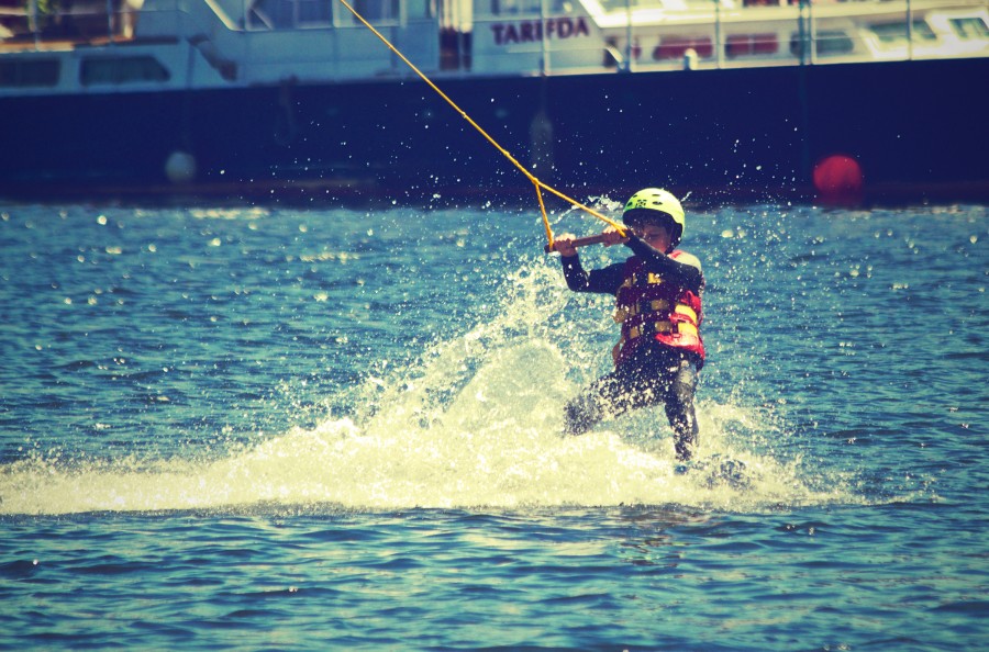 Sky Acuatico, sky, deportes, agua, niño, una persona, gente, diversion, exterior, rio, 