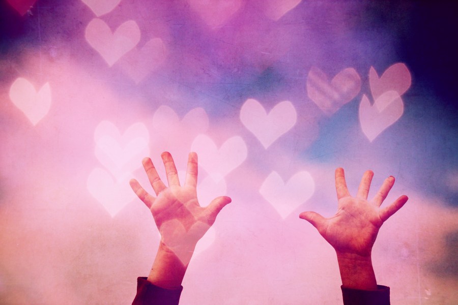 Amor,fondo,background,Corazon,corazon rojo,rosa,corazones,textura,concepto,Manos,manos,brazo,hombre