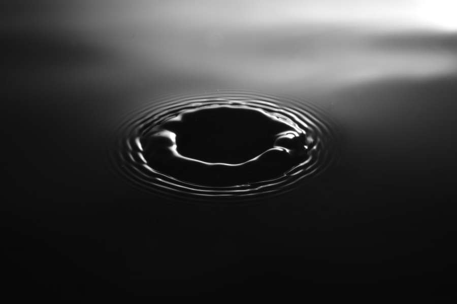 Agua, Gota, Rizo, Charco, Blanco y negro, Gota de lluvia, Goteo, Papel tapiz, Fondos de pantalla negros, Fondo negro, Fondo negro, fondo de pantalla hd, fondo de pantalla 4k, fondos de pantalla