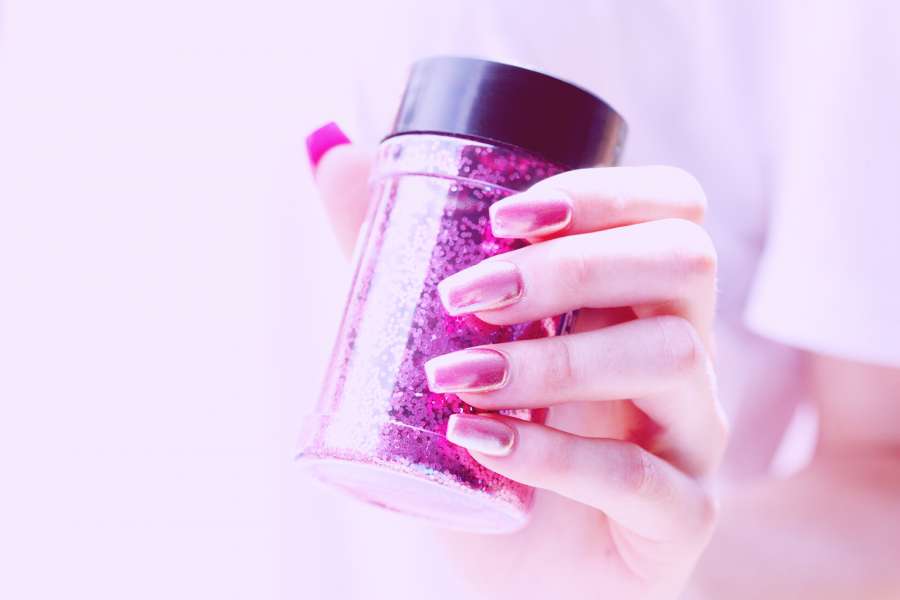 Manos, Uñas, Pintura, Pincel, Esmalte de uñas, Salón, Estilo, Moda, Mujer, Chica, Modelo, Estética, Maquillar, Nailart, Manicura, Uñas acrílicas, Uñas azuladas, Belleza, glitters