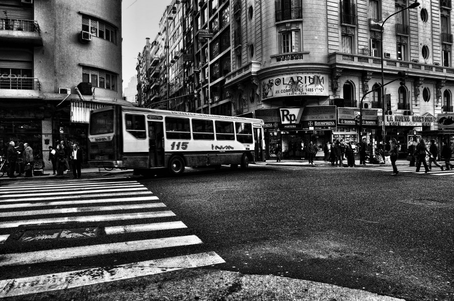 Buenos Aires, Urbano, Avenida Corrientes, Buenos Aires, Argentina, Microcentro, Blanco y Negro B&W, Calle, Trafico