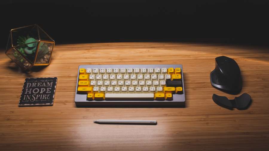 ratón, teclado, computadora, tecnología, inalámbrico, dispositivo, internet, pc, negocio, fondo, moderno, equipo, blanco, escritorio, botón, computadora portátil, oficina, objeto, llave, digital, trabajo, información, teclado, escritorio, herramienta, datos, entrada, electrónico, web, de cerca, lugar de trabajo, controlar, hacer clic, mesa, diseño, hardware, ocio, portátil, en línea, número, tablero, electrónica
