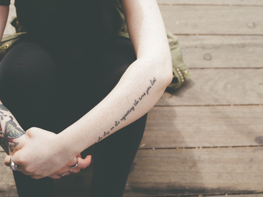 mujer, una persona, gente, brazo, tatuaje, moda, fashion, primer plano, 