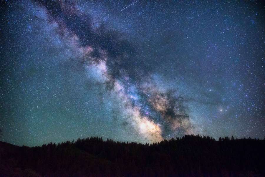 galaxia, estrella, noche, cielo, astronomía, naturaleza, fondo, nebulosa, ciencia, camino, vía láctea, espacio, oscuro, paisaje, montaña, viajar, constelación, lechoso, planeta, astrofotografía, ligero, belleza, azul, verano, asombro cósmico, cosmos, brillante, universo, espacio exterior, sagitario, exposición, largo, océano, aventura, negro, brillante, campo, playa, hermoso, acantilado, colina, al aire libre, mar, extraterrestre, profundo, distante, polvo, tierra, exploración
