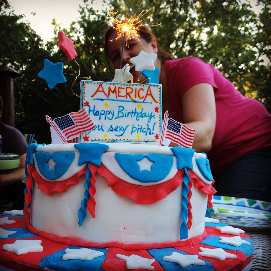 americano, independencia, estados unidos, día, america, fiesta, julio, celebración, feliz, nacional, bandera, unido, libertad, azul, fondo, rojo, patriótico, cuarto, 4to, patriotismo, saludo, diseño, 4 de julio, evento, blanco, estados, estados unidos, día de la independencia, país, celebrar, historia, nación, 4, cuatro de julio, libertad, 4 de julio, cuatro de julio, fondo del 4 de julio, bandera de estados unidos, bandera de estados unidos, mujer, pastel, brillar,