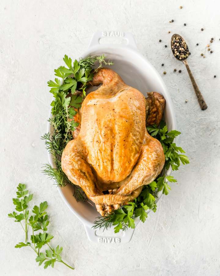 pollo, comida, carne, a la parrilla, fresco, asado, aves de corral, comida, cena, cocina, plato, delicioso, horneado, frito, gastrónomo, cocido, cocina, almuerzo, sabroso, caliente, pimienta, parilla, plato, asado, barbacoa, fondo, crujiente, de cerca, salsa, nutrición, picante, comer, saludable, de madera, rústico, mesa, restaurante, aperitivo, ala, bocadillo, nadie, rápido, chile, inmersión, búfalo, insalubre, todo, perejil, preparado, romero
