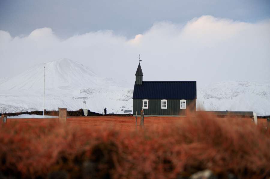Islandia, paisaje, viajar, cielo, naturaleza, iglesia, islandés, turismo, arquitectura, hermosa, punto de referencia, religión, edificio, montaña, antiguo, Reykjavik, cristianismo, isla, escénico, ver, invierno, verano, noche, catedral, Escandinavia, religioso, negro, de madera, fondo, paisaje urbano, campo, hallgrimskirkja, borealis, exterior, nieve, cristiano, casa, paisaje, famoso, país, luterano, nórdico, capilla, blanco