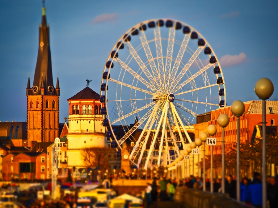 Dusseldorf, Rin, Rio, ciudad, torre, castillo, noria, iglesia, ciudad, efecto miniatura, abenddämerung, urbano, Parque de diversiones, rueda, 