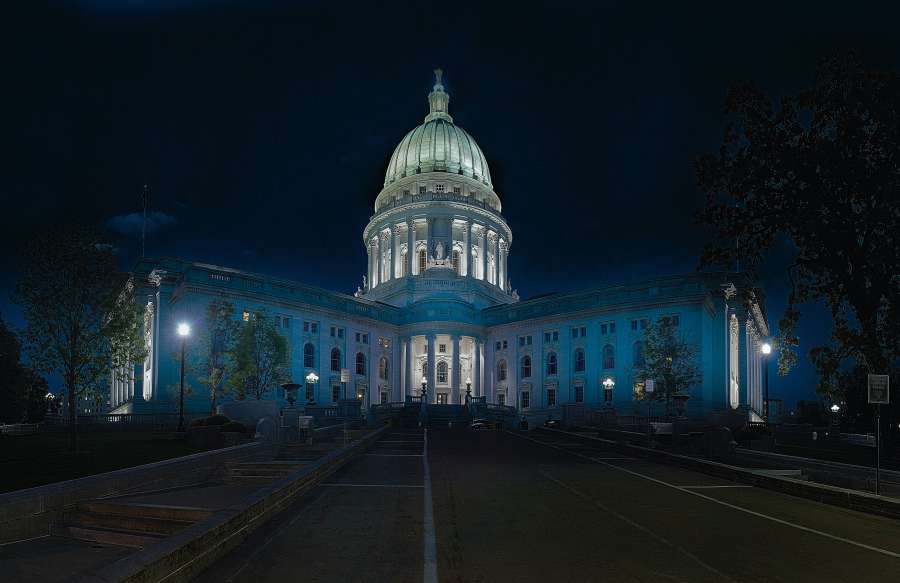 blanco, America, edificio, casa, noche, Estados Unidos, Washington, americano, capital, corriente continua, arquitectura, gobierno, unido, punto de referencia, Capitolio, viajar, congreso, símbolo, estados, senado, distrito, cúpula, ciudad, política, colina, oscuridad, federal, histórico, columbia, presidente, ley, nos, turismo, cielo, reflexión, nacional, monumento, democracia, árbol, político, poder, centro de la ciudad, turismo, ejecutivo, piscina, centro comercial, famoso, vista, estado
