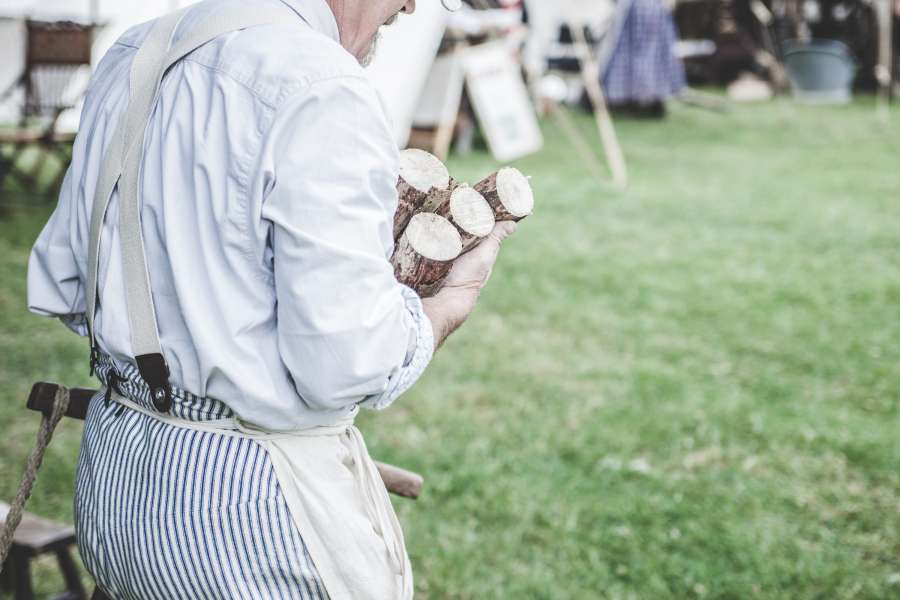 hombre, adulto, lea, madera, cocina, cocinero, fuego, fogon, exterior, actividad, 