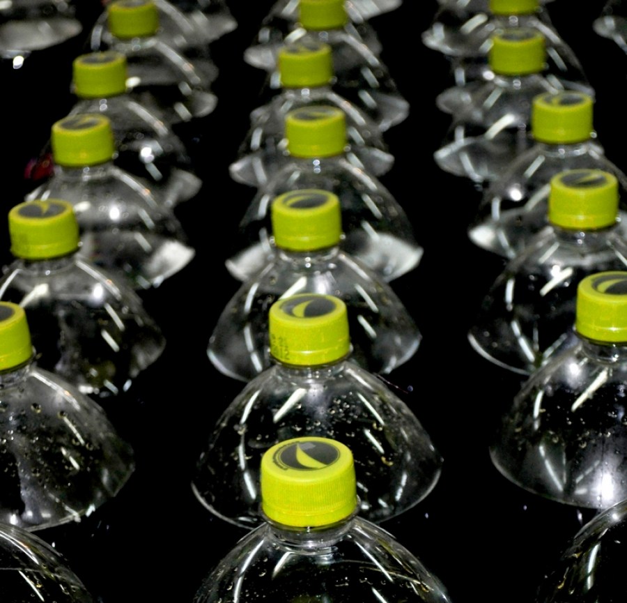 botella, botellas, prudccion, industria, bebida, bebidas, comercio, blanco y negro, cola, gaseosa, 
