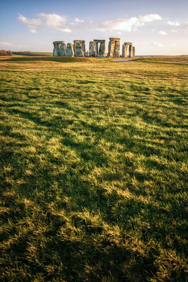 Stonehenge, Inglaterra, piedra, paisaje, antiguo, patrimonio, Gran Bretaña, Reino Unido, rock, monumento, prehistórico, punto de referencia, misterio, histórico, cielo, turismo, salisbury, antiguo, inglés, henge, círculo, césped, Wiltshire, viajes, Europa, puesta de sol, dramático, atracción, Unesco, arquitectura, prehistoria, preguntarse, campo, religioso, megalito, amanecer, Nubes, cultura, restos, solsticio, Reino, arqueología, al aire libre, hermosa, sitio, mundo, naranja, símbolo, vistoso, años