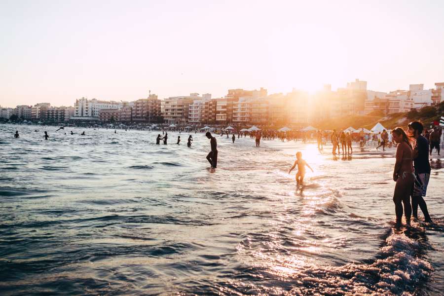 Rio de Janeiro, Brasil, Cabo Frio, América Latina, America del Sur, Dia, Verano, Gente, Playa, Vacaciones, Costa, Costa, puesta de sol, anochecer, brillo, luz solar,
