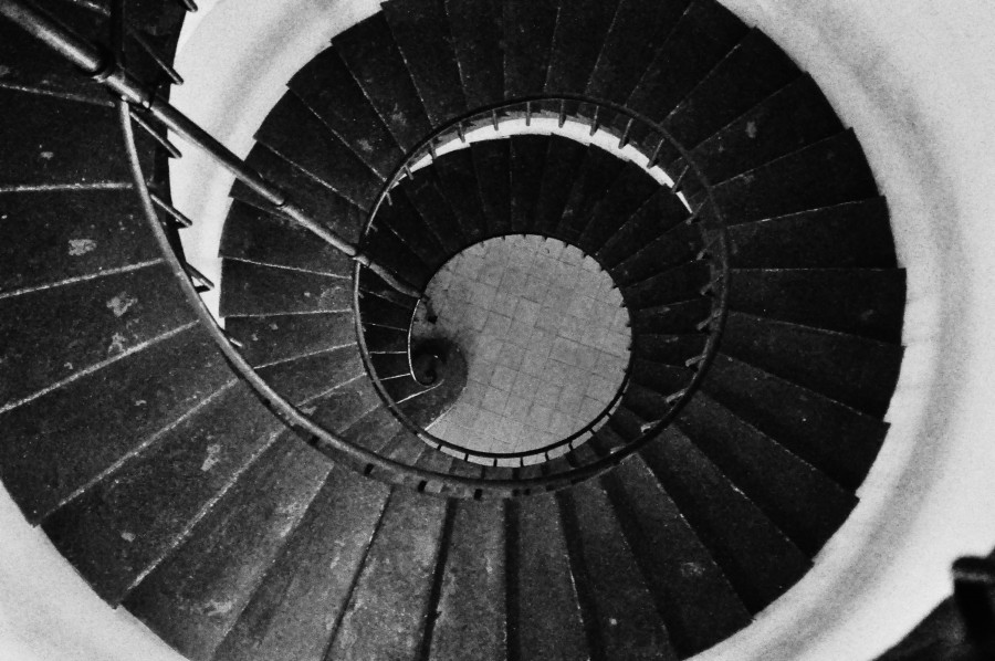 Escalera Caracol, Blanco y Negro, Arquitectura