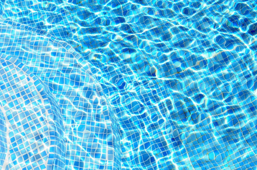 piscina, pileta, agua, reflejo, fondo, verano, cristalino, transparente, calor, dia, fondo, azul, background, nadie,  textura
