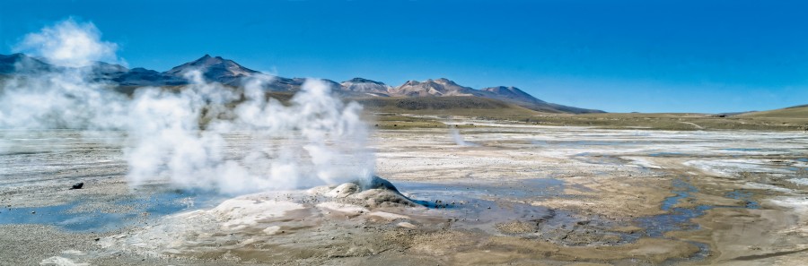 desierto de atacama, chile, antofagasta, cráter, geiser, vapor, el tatio, paisaje, punto de ebullición, magma,  San Pedro de Atacama , campo de géiseres, norte de Chile, montañas, cielo azul 